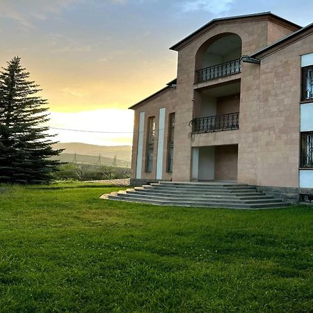 Luse Guest House Ijevan Bagian luar foto